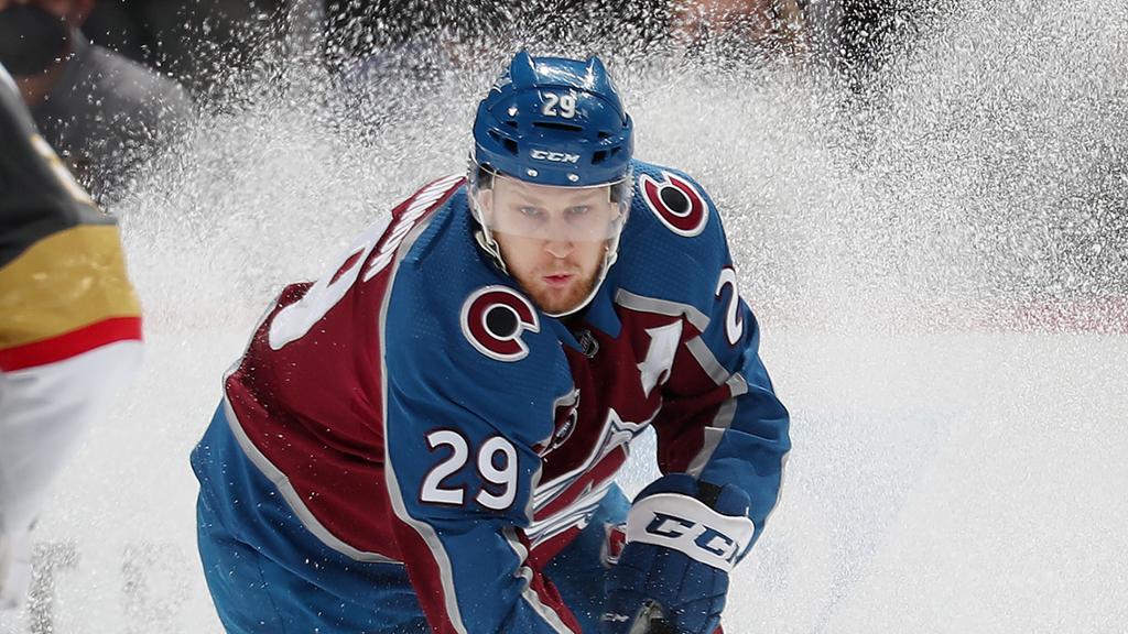 Nathan MacKinnon